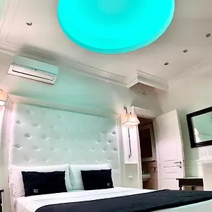 https://tito-suite.it-romehotels.com